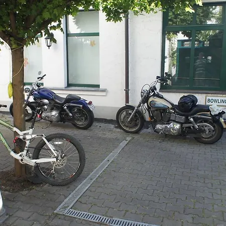 Deutscher Hof Гостевой дом Плауэн