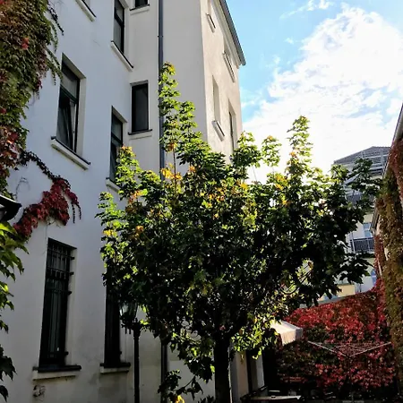 Deutscher Hof Гостевой дом Плауэн